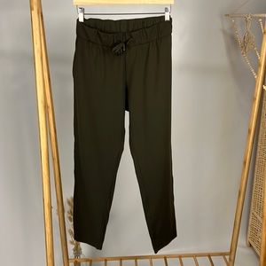 Lulu Lemon On The Fly Joggers